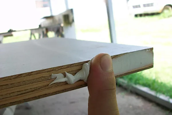 Bảo vệ phần cạnh và góc